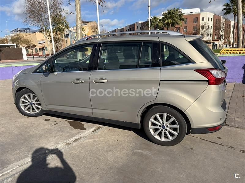 Usado Ford Grand C-Max Titanium 150 CV (110 kW) 2016 Beige Monovolumen