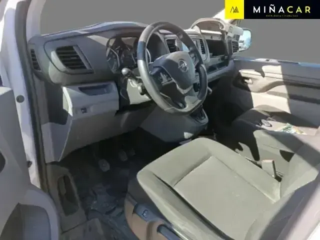 Usado Opel Vivaro 102 CV (75 kW) 2022 Blanco Monovolumen