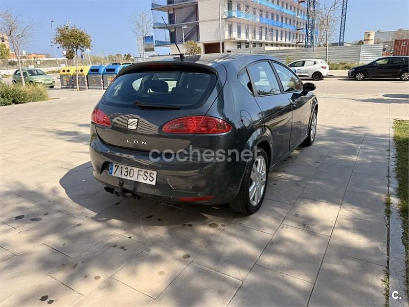 Usado Seat Leon Stylance 140 CV (102 kW) 2007 Gris / plata Utilitario