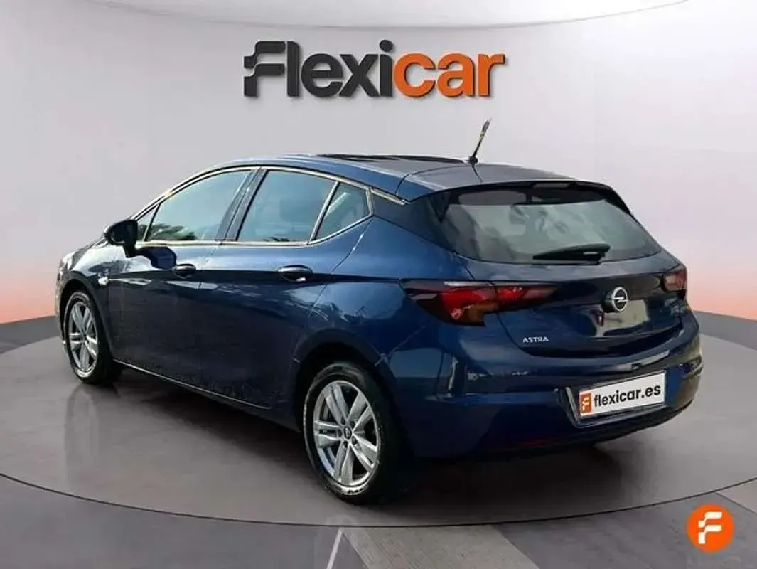 Usado Opel Astra GS Line 131 CV (96 kW) 2020 Azul Utilitario