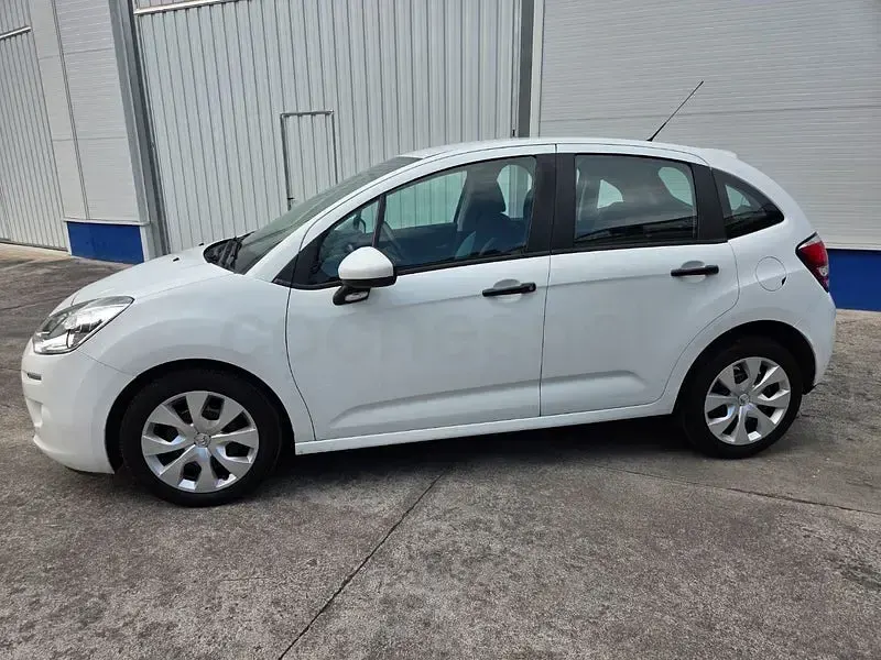 Usado Citroën C3 Attraction 68 CV (50 kW) 2013 Blanco Berlina