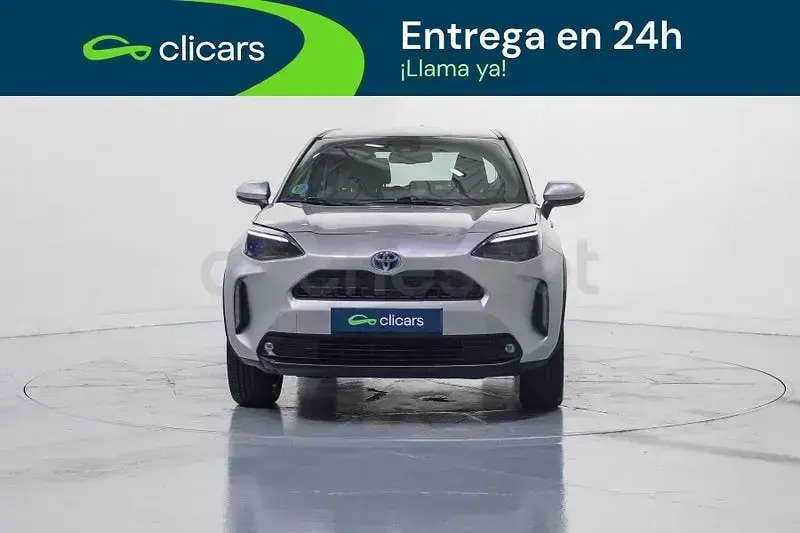 Usado Toyota Yaris Cross Active 116 CV (85 kW) 2022 Gris / plata SUV
