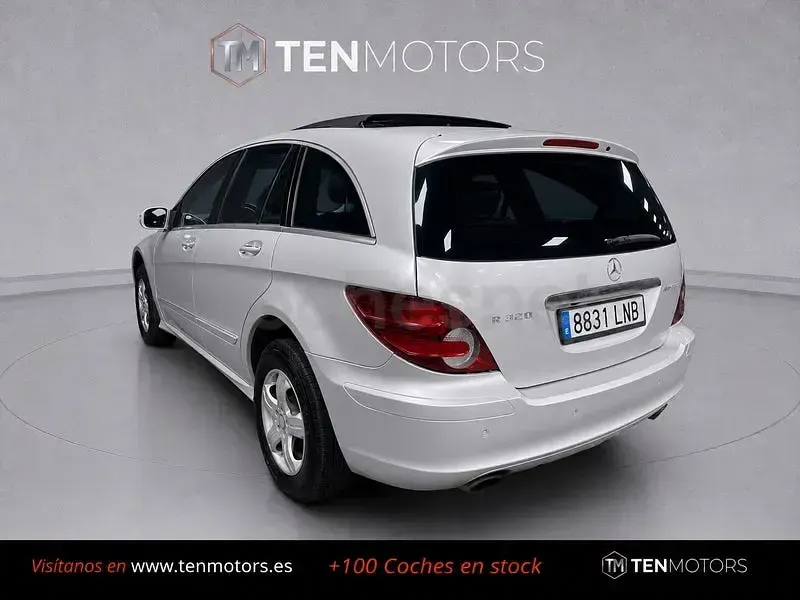Usado Mercedes R320 224 CV (164 kW) 2008 Gris / plata Familiar