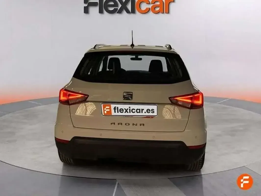 Używany Seat Arona Ecomotive 95 KM (69 kW) 2017 Biały SUV