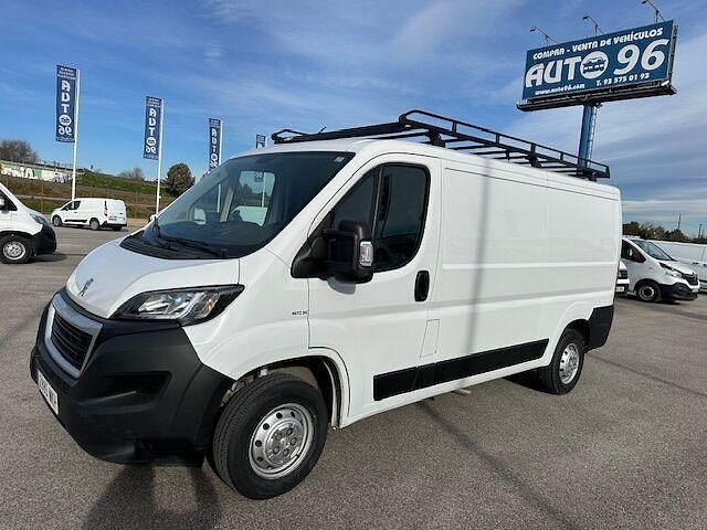 Usado Peugeot Boxer 140 CV (102 kW) 2023 Blanco Van