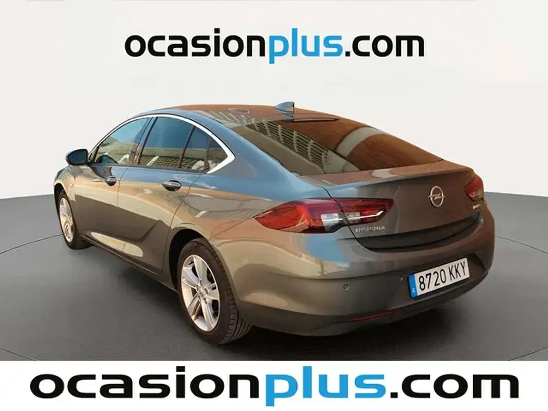Usado Opel Insignia Selective 140 CV (102 kW) 2018 Gris Berlina