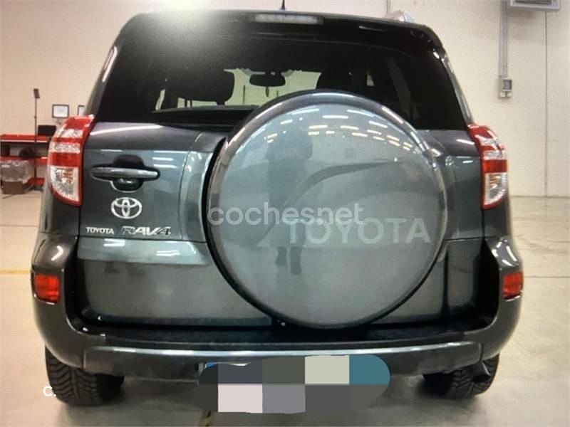 Usado Toyota RAV4 Executive 150 CV (110 kW) 2012 Gris / plata SUV