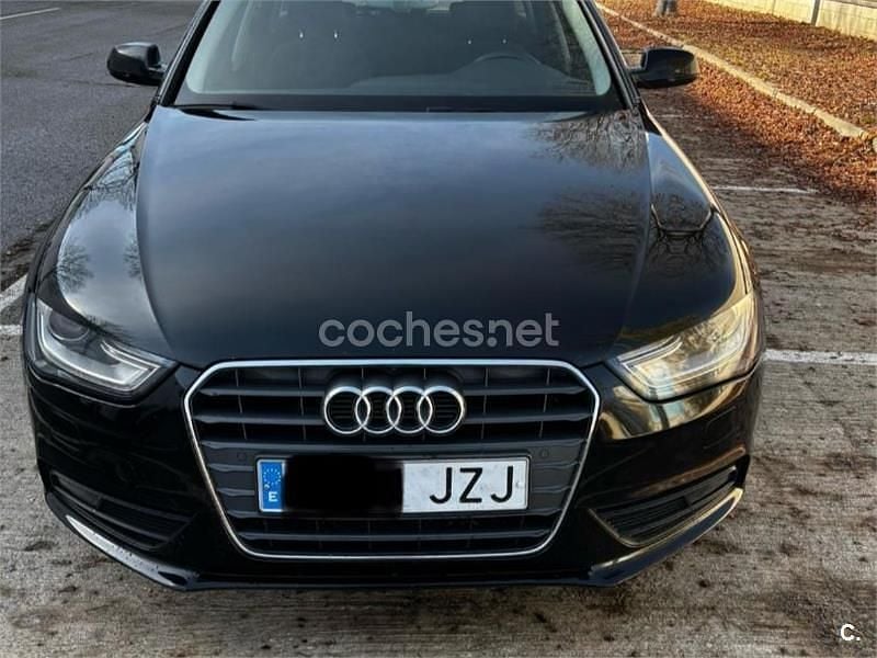Usado Audi A4 150 CV (110 kW) 2013 Negro Familiar