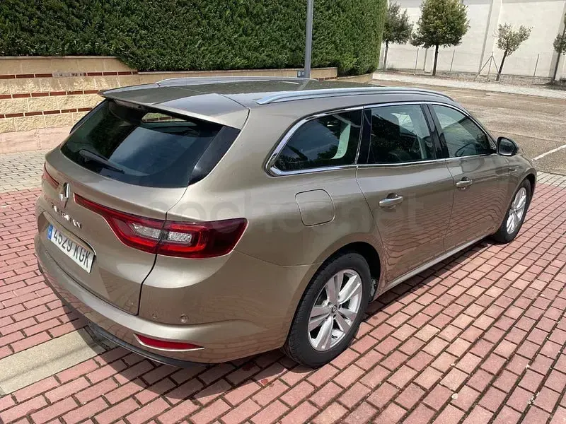 Usado Renault Talisman Intens 130 CV (95 kW) 2018 Beige Familiar
