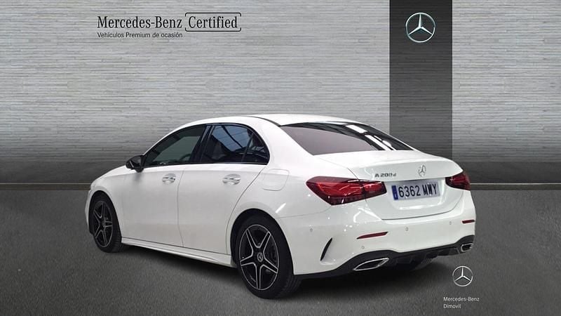 Usado Mercedes A200 AMG line 150 CV (110 kW) 2024 Blanco Berlina