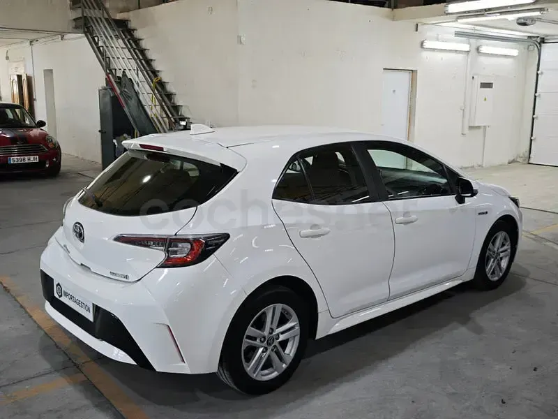 Usado Toyota Corolla Active 122 CV (89 kW) 2019 Blanco Berlina