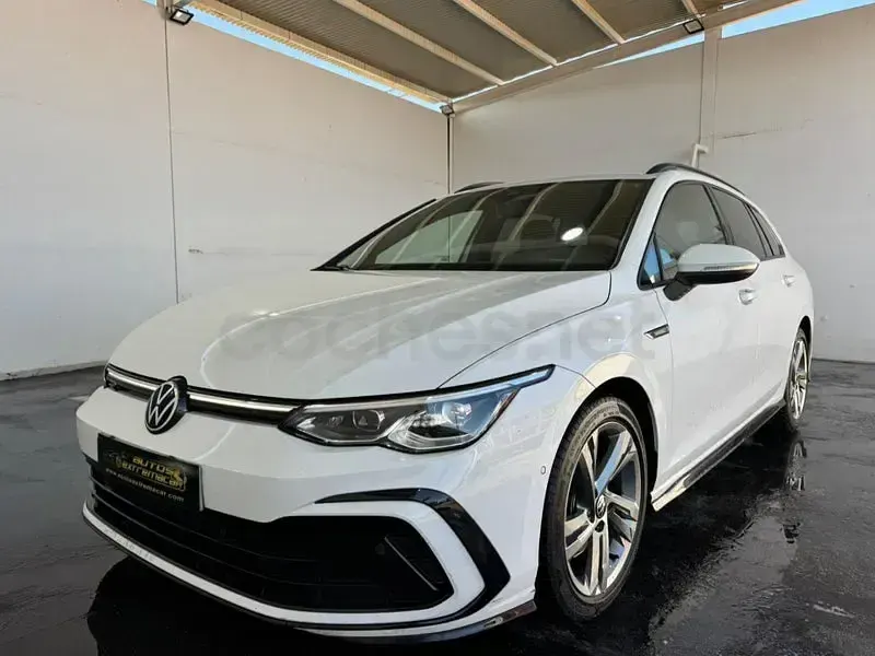 Usado VW Golf VIII R-line 150 CV (110 kW) 2022 Blanco Familiar