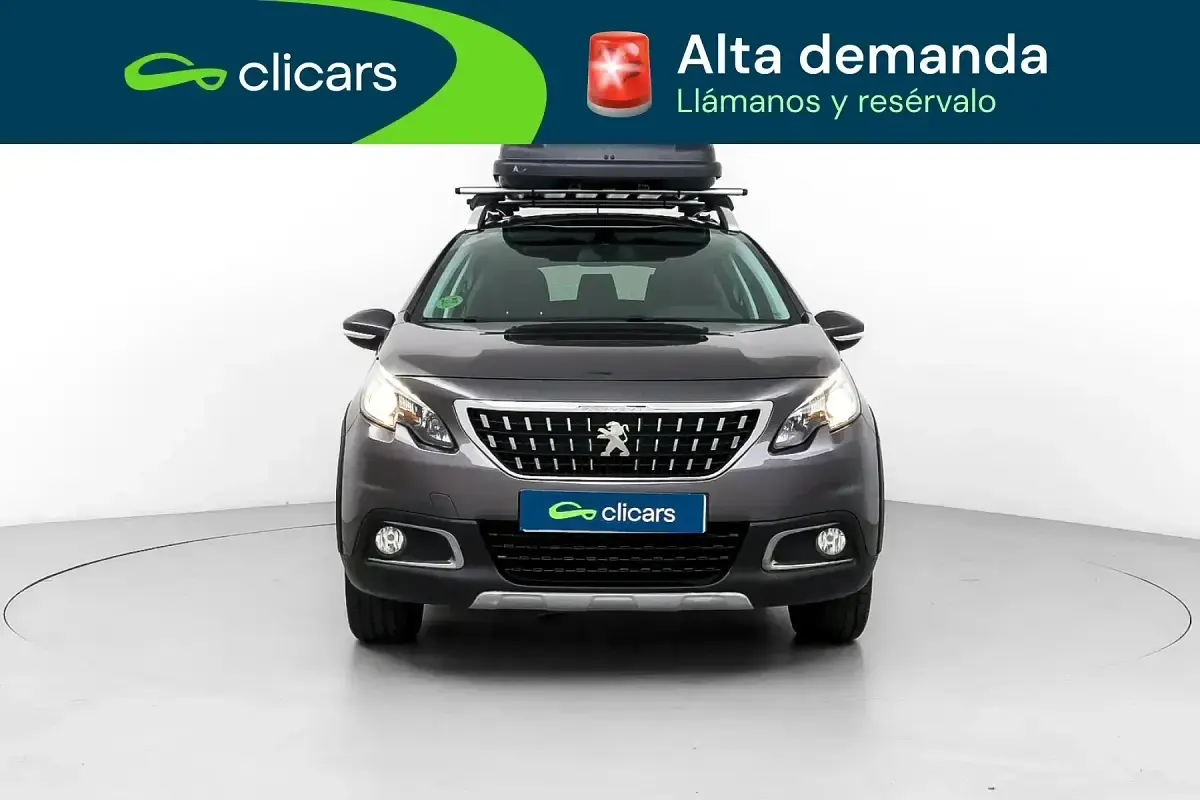 Usado Peugeot 2008 Allure 130 CV (95 kW) 2018 Gris / plata SUV