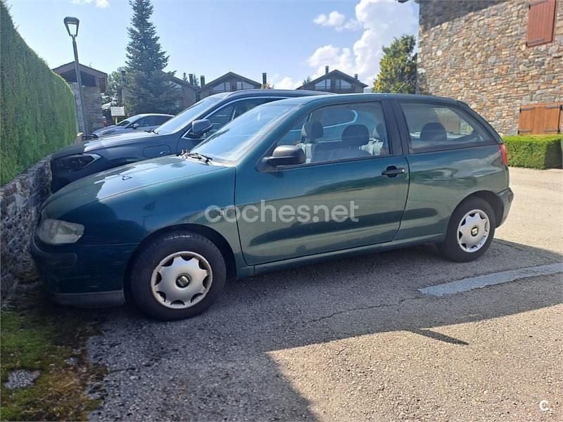 Verde Usado 2000 Seat Ibiza Berlina | 1500 € (Precio justo) - Imagen 1/3