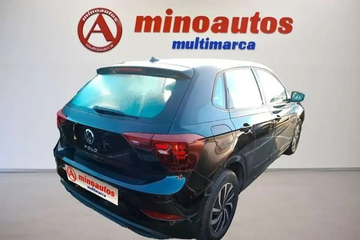 Usado VW Polo Life 95 CV (69 kW) 2022 Negro Utilitario