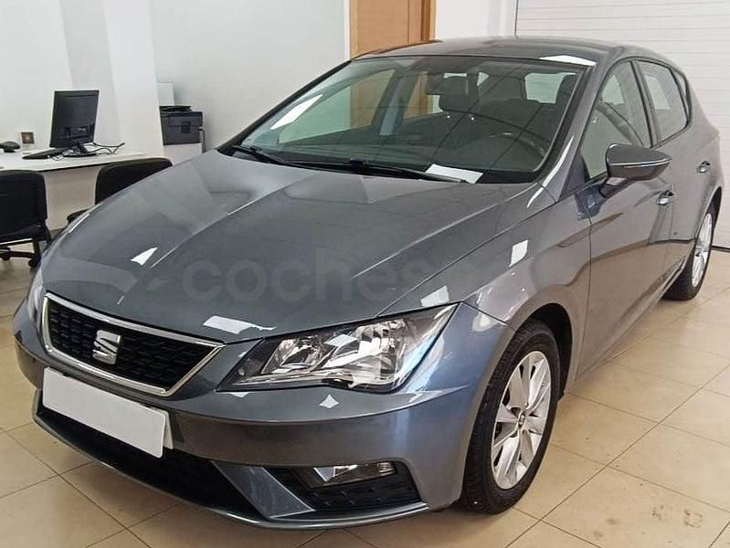 Usado Seat Leon Style 115 CV (84 kW) 2018 Gris / plata Berlina