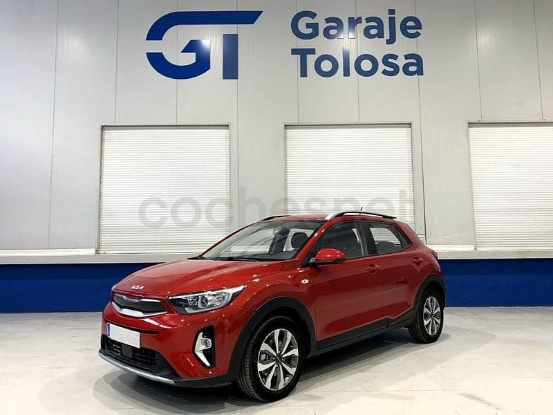 Usado Kia Stonic Plus 100 CV (73 kW) 2022 Granate SUV