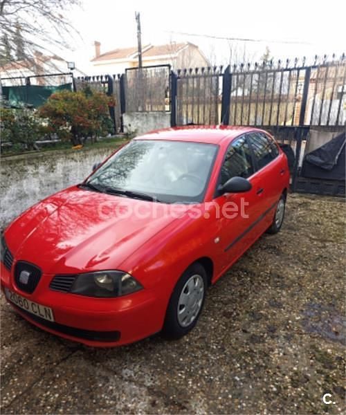 Usado Seat Ibiza 64 CV (47 kW) 2006 Rojo Berlina