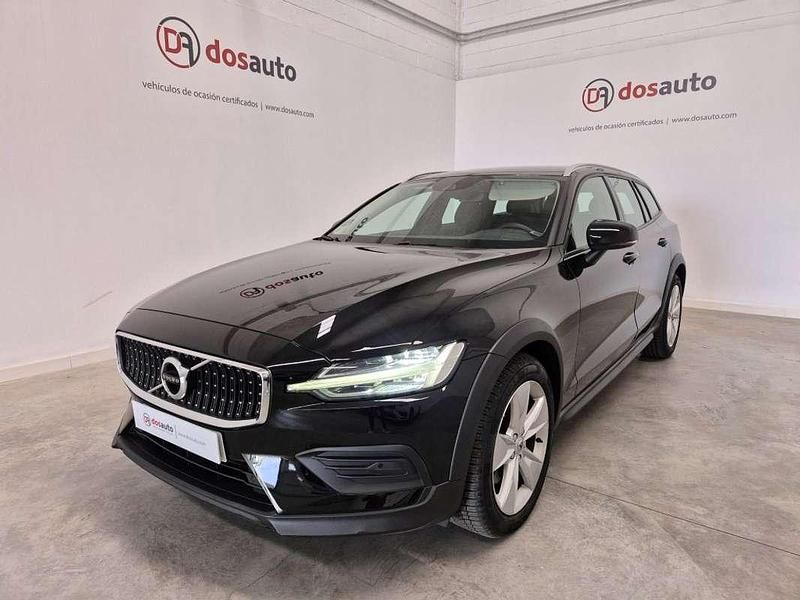 Usado Volvo V60 CC 197 CV (144 kW) 2021 Negro Familiar