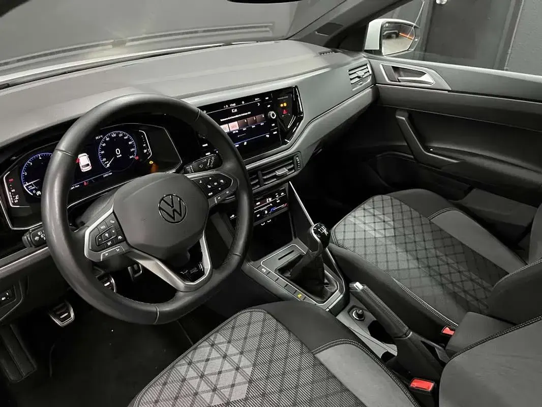 Usado VW Polo R-line 95 CV (69 kW) 2022 Blanco Utilitario