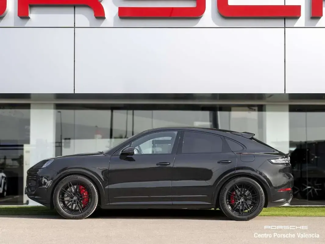 Usado Porsche Cayenne 740 CV (544 kW) 2024 Negro SUV
