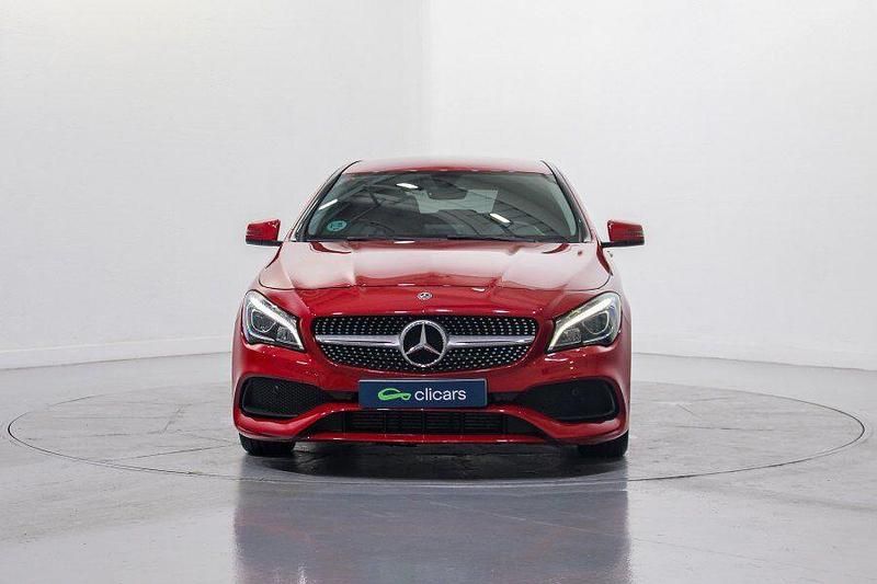 Usado Mercedes CLA200 136 CV (100 kW) 2019 Rojo Familiar