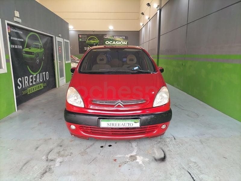 Usado Citroën Xsara Picasso 90 CV (66 kW) 2002 Rojo Monovolumen