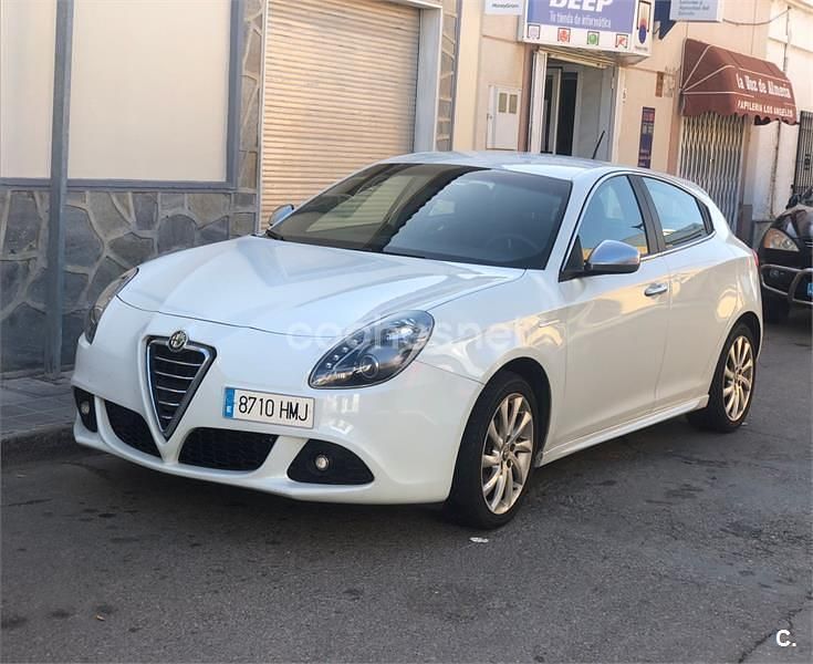 Blanco Usado 2012 Alfa Romeo Giulietta Distinctive Utilitario | 4500 € (Super precio) - Imagen 1/4