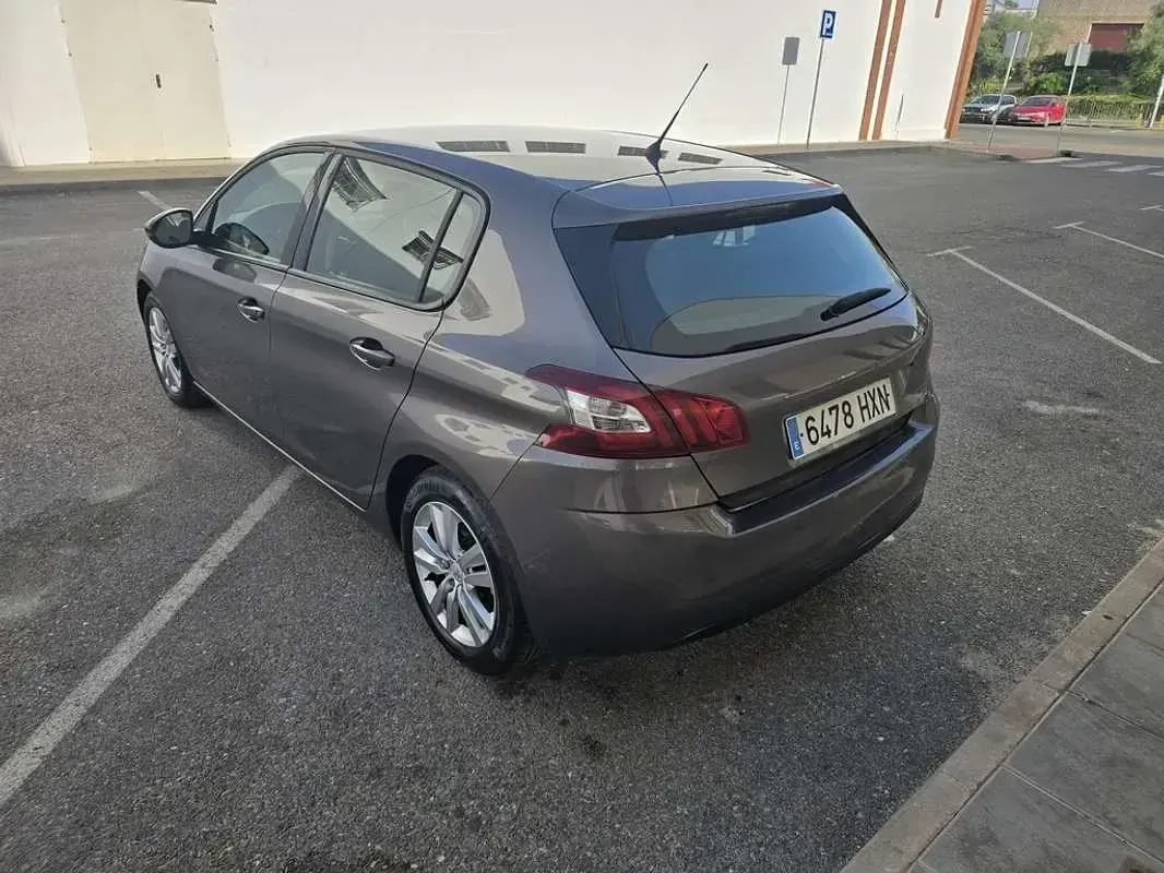 Usado Peugeot 308 Access 82 CV (60 kW) 2014 Gris Utilitario