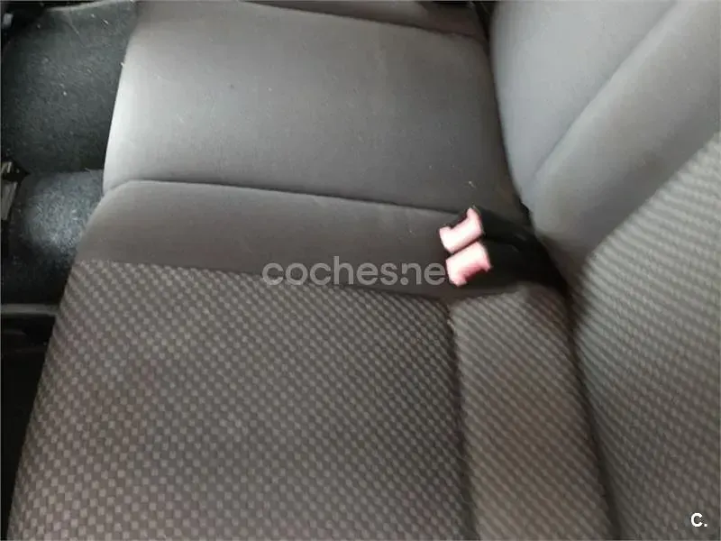 Usado Seat Leon 110 CV (80 kW) 2003 Azul Utilitario