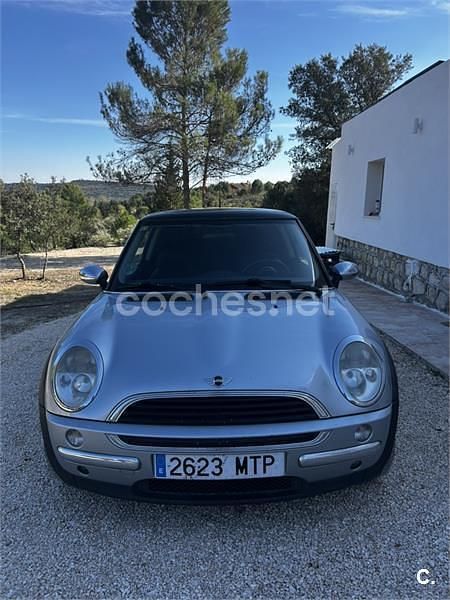Usado Mini ONE 90 CV (66 kW) 2002 Gris / plata Utilitario