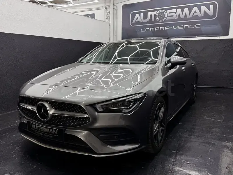Usado Mercedes CLA250e Shooting Brake 218 CV (160 kW) 2020 Gris / plata Familiar