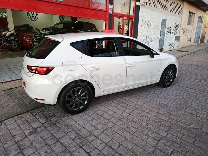 Usado Seat Leon I-Tech 105 CV (77 kW) 2014 Blanco Berlina