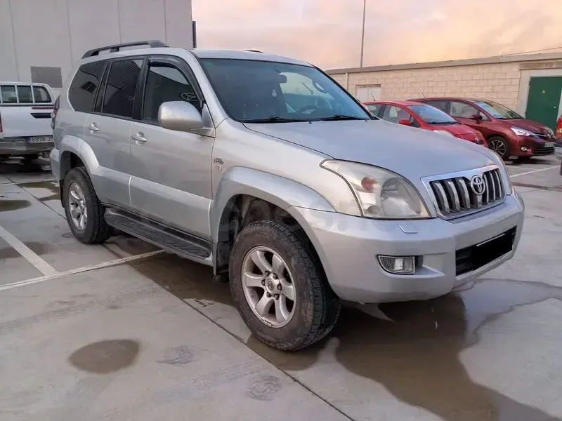 Usado Toyota Land Cruiser 163 CV (119 kW) 2004 Gris / plata SUV