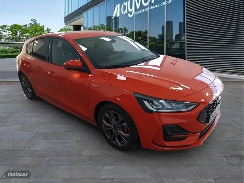Usado Ford Focus ST-Line 125 CV (91 kW) 2025 Negro Berlina