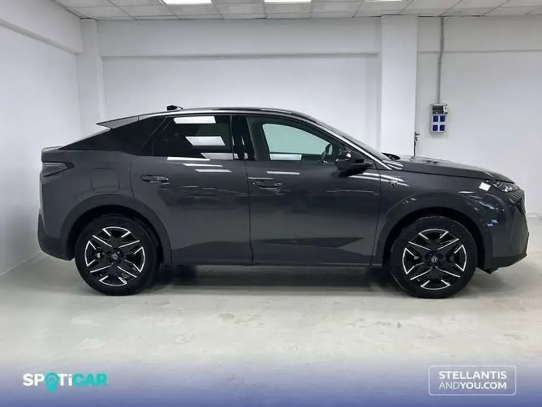 Usado Peugeot 3008 GT 147 CV (108 kW) 2025 Gris SUV