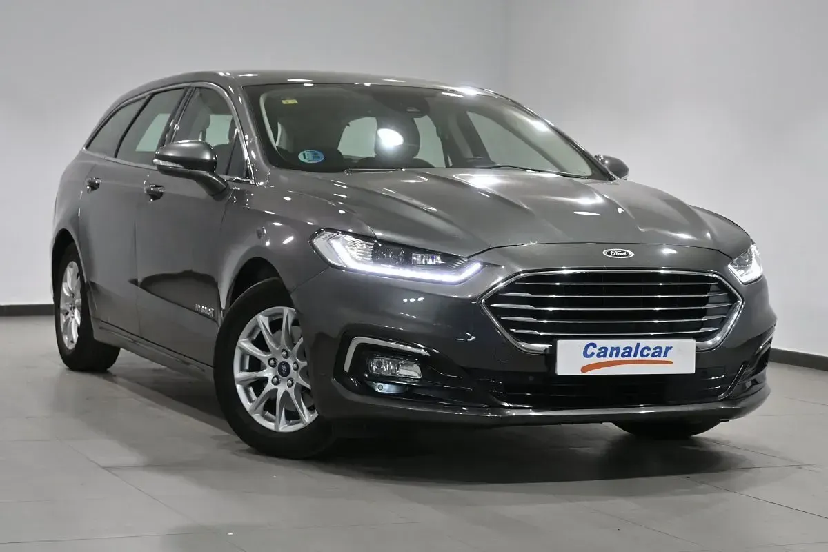 Usado Ford Mondeo Trend 187 CV (137 kW) 2020 Gris