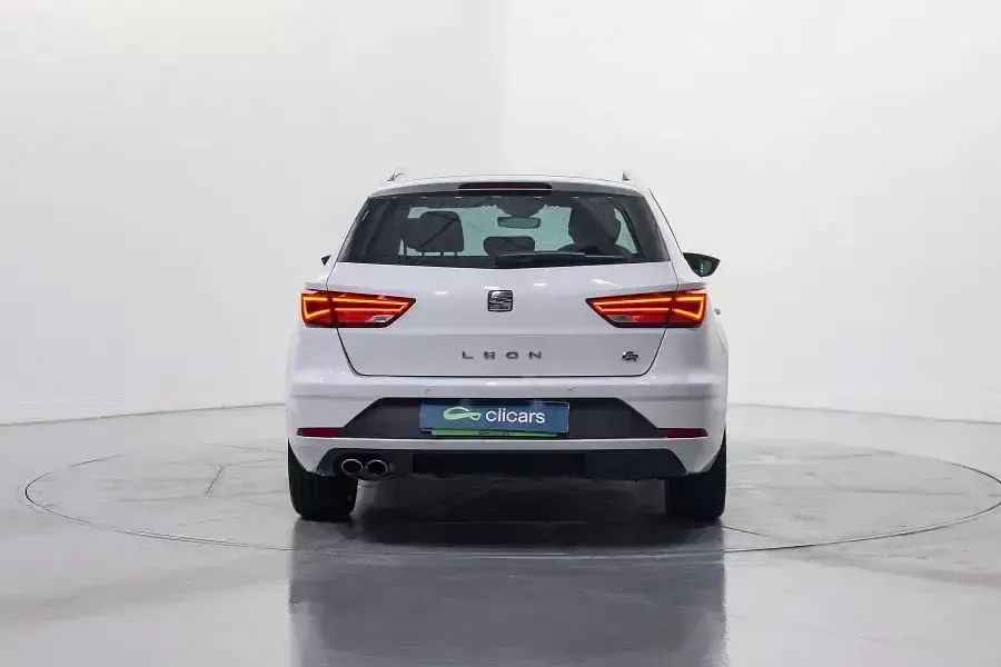 Usado Seat Leon FR 150 CV (110 kW) 2017 Blanco Familiar