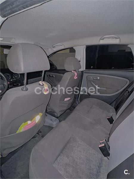 Usado Seat Ibiza Reference 80 CV (58 kW) 2006 Blanco Berlina