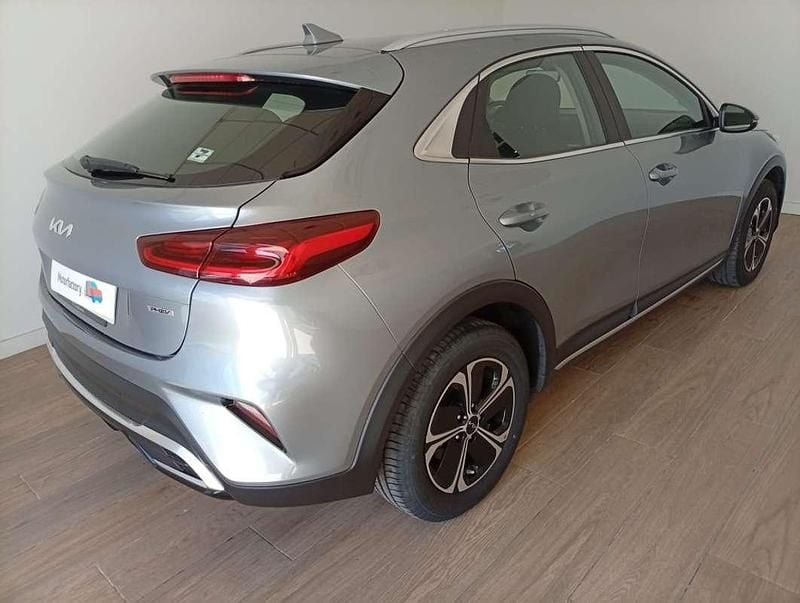 Usado Kia XCeed 141 CV (103 kW) 2023 Gris SUV