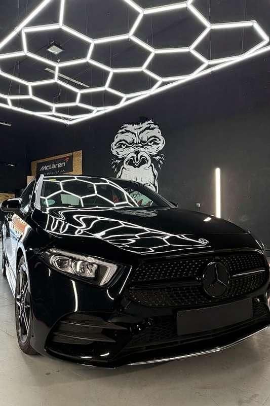 Usado Mercedes A180 116 CV (85 kW) 2020 Negro Utilitario