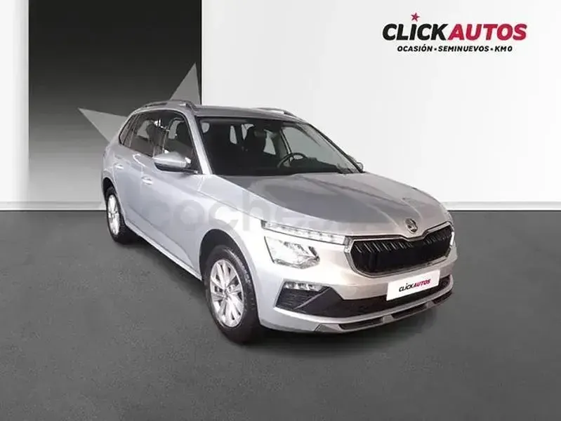 Usado Skoda Kamiq Selection 95 CV (69 kW) 2025 Gris / plata SUV