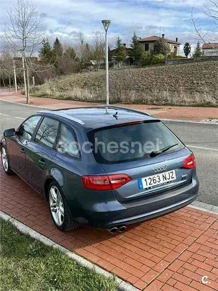 Usado Audi A4 S-Line 177 CV (130 kW) 2015 Azul Familiar