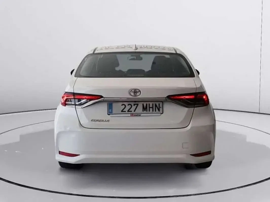Usado Toyota Corolla 125 CV (91 kW) 2022 Blanco Berlina
