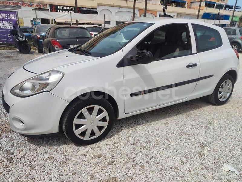 Blanco Usado 2012 Renault Clio IV Business Berlina | 3990 € (Super precio) - Imagen 1/4