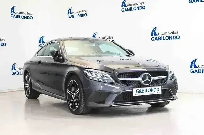 Usado Mercedes C220 194 CV (142 kW) 2020 Gris Coupe