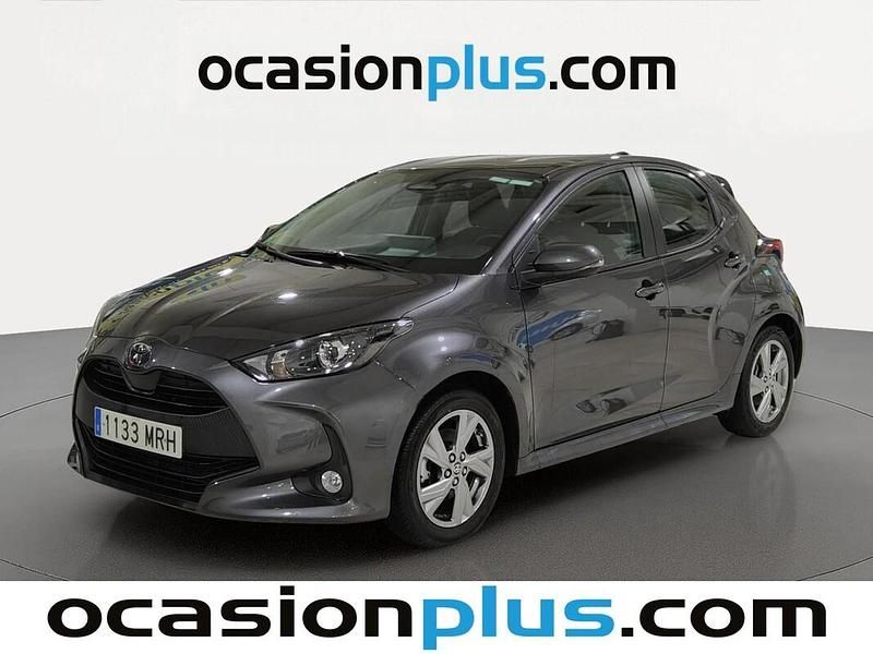 Usado Toyota Yaris Active 116 CV (85 kW) 2024 Gris Utilitario