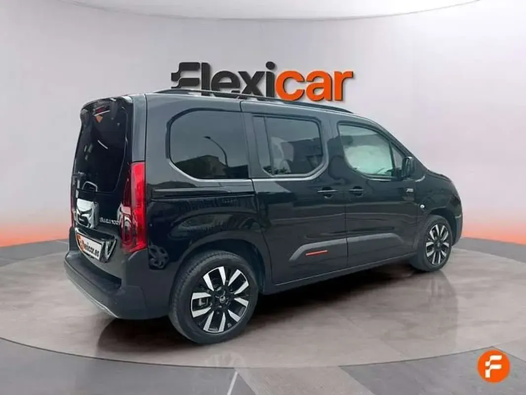 Usado Citroën Berlingo 131 CV (96 kW) 2024 Negro Monovolumen