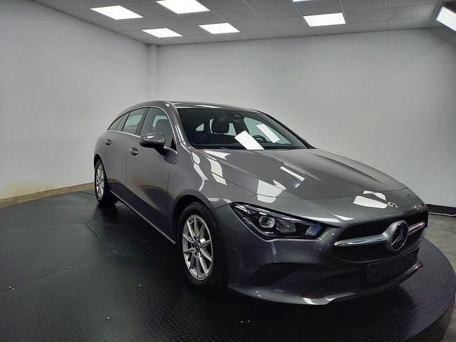 Usado Mercedes CLA200 Shooting Brake 150 CV (110 kW) 2021 Gris Familiar