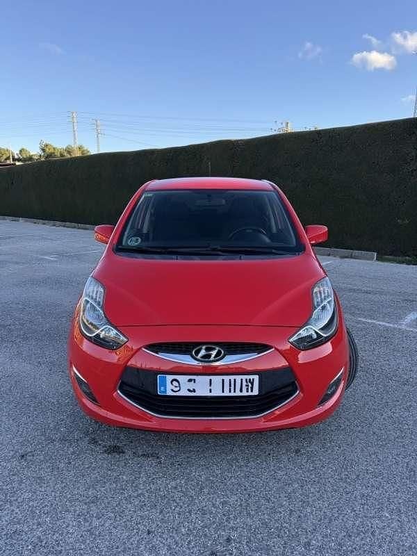 Usado Hyundai ix20 Comfort 116 CV (85 kW) 2013 Rojo Utilitario